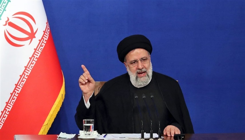 الرئيس الإيراني يتهم "الأعداء" في حوادث تسميم تلميذات المدارس