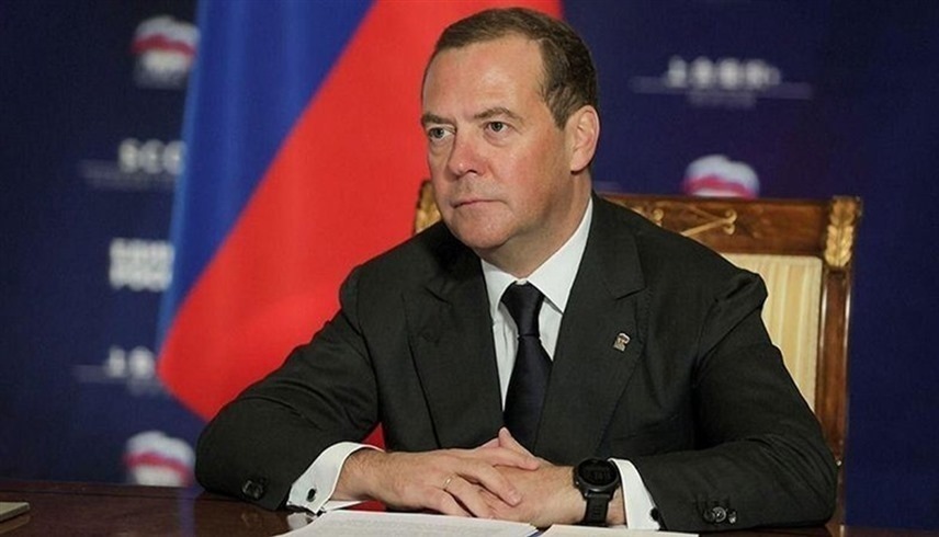 ميدفيديف يهدد مجموعة السبع بإلغاء اتفاق تصدير الحبوب