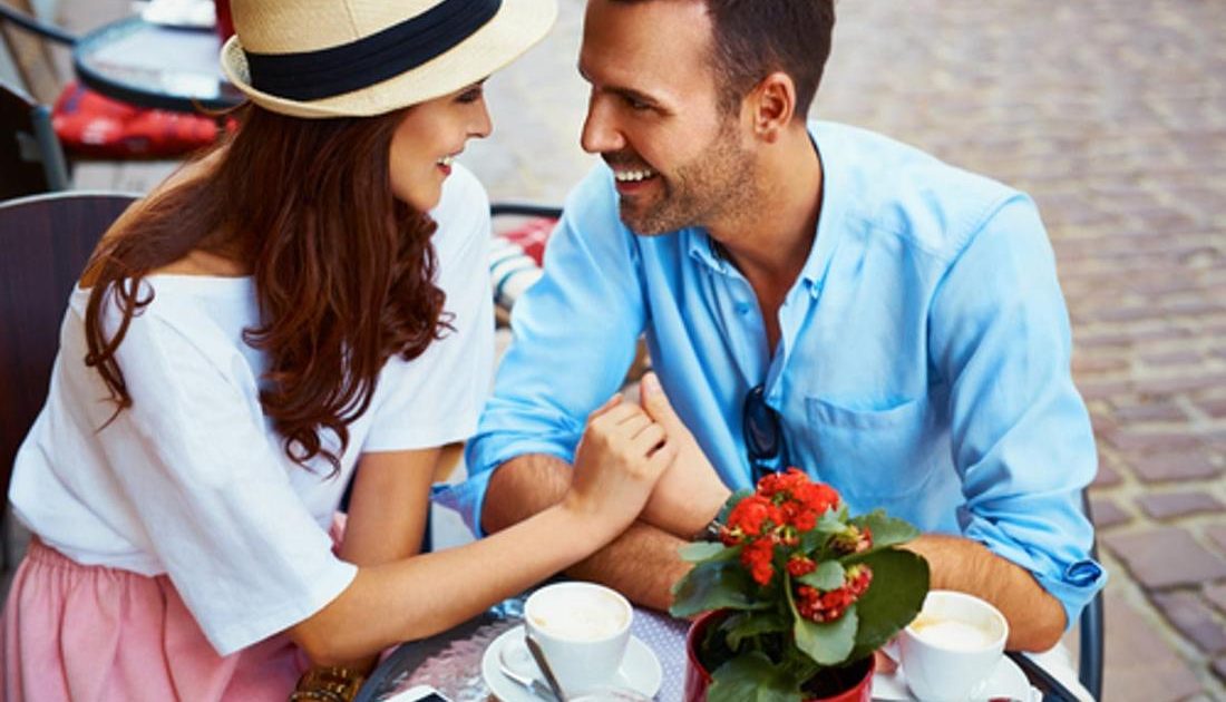 10 أشياء إذا فعلها زوجك تأكدي أنه يحبك لأبعد الحدود