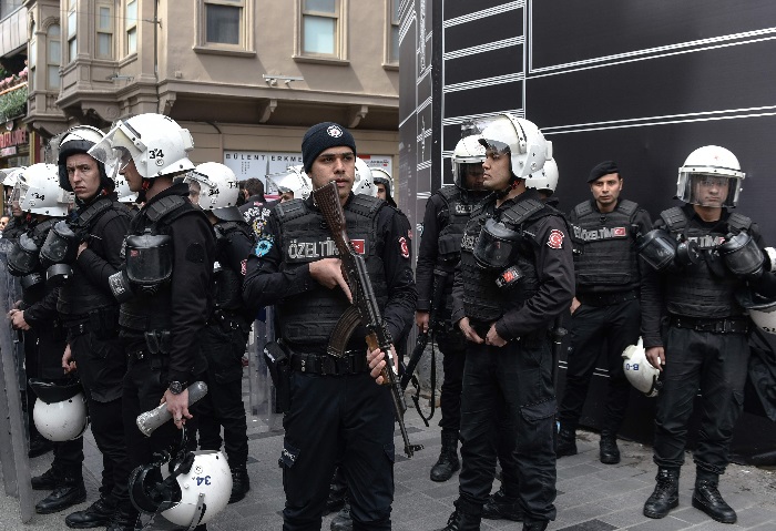 «القاهرة الإخبارية» تكشف تفاصيل الهجوم المسلح بإحدى الفعاليات الانتخابية بتركيا