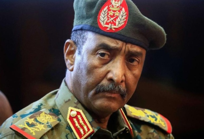 رئيس مجلس السيادة السوداني يقيل وزير الخارجية علي الصادق
