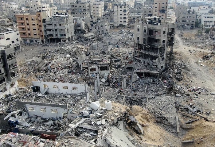 متحدث حركة فتح: الاحتلال يريد اقتلاع الشعب الفلسطيني من أرضه