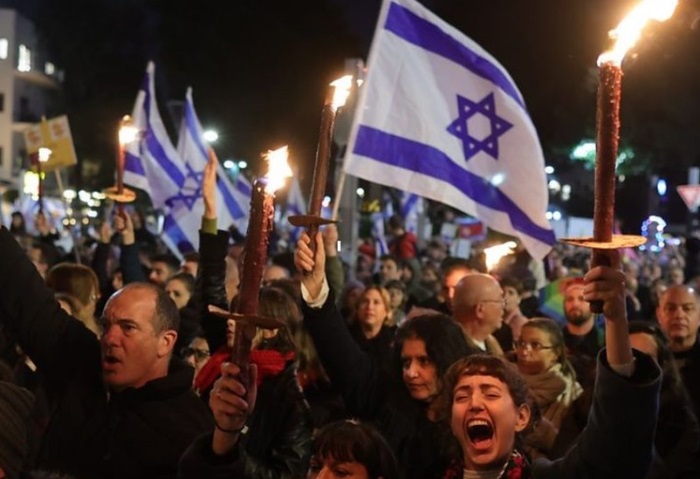 تظاهرات تجتاح «تل أبيب» للمطالبة بإقالة نتنياهو