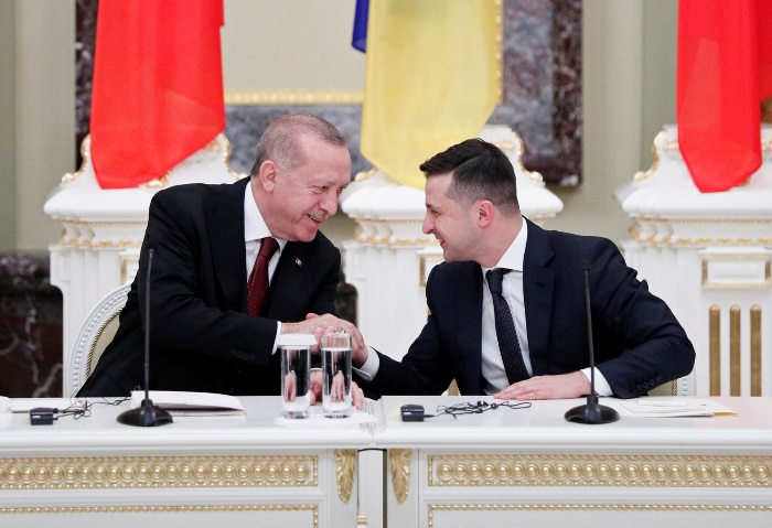 زيلينسكي وأردوغان يوقعان اتفاقية تعاون بين وزارتي دفاع البلدين