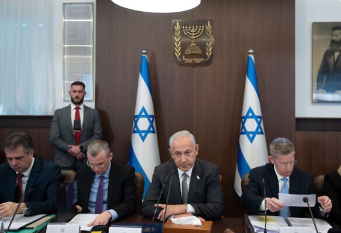 "نتنياهو" يصدق على خطط العملية العسكرية في رفح الفلسطينية
