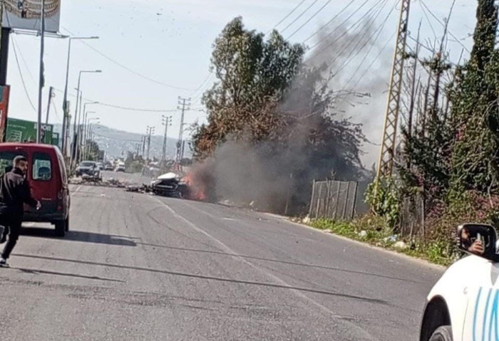 بالفيديو.. الاحتلال الإسرائيلي يستهدف سيارة في البازورية جنوبي لبنان