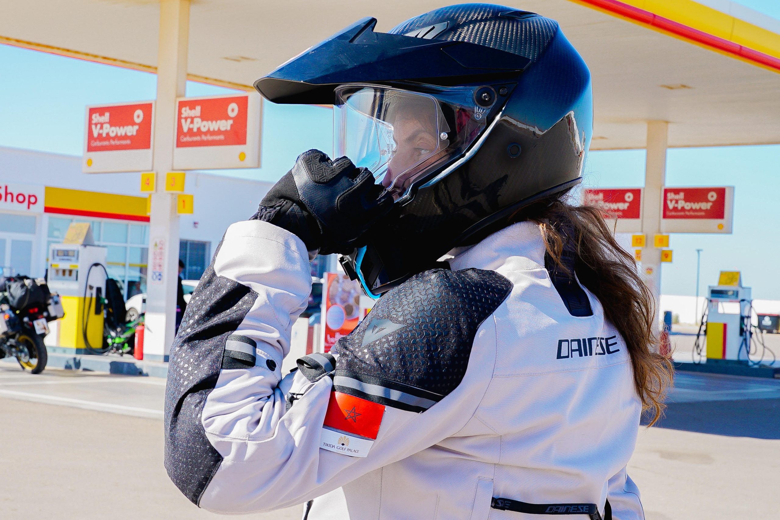 Vivo Energy Maroc Honore Afaf Hamdoune, Pionnière Marocaine d'un Tour d'Afrique à Moto 3 Vivo Energy Maroc célèbre Afaf Hamdoune