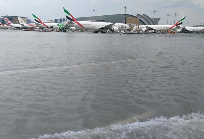 مطار دبي الدولي يعلن توقف الرحلات مؤقتا بسبب عواصف شديدة