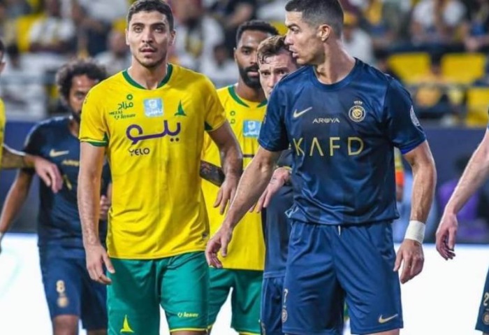 محمد شريف في مواجهة رونالدو، تشكيل مباراة النصر والخليج بالدوري السعودي