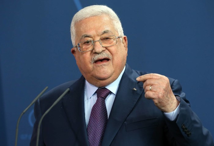 الرئيس الفلسطيني يدعو لاقتصار أجواء عيد الفطر على الشعائر الدينية