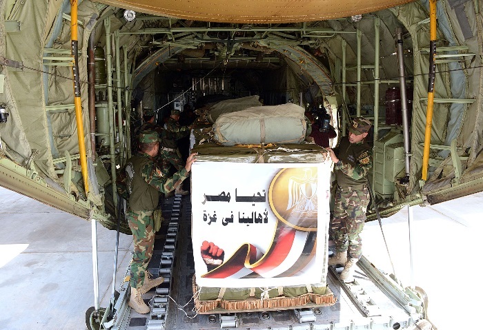 القوات الجوية المصرية تواصل الإسقاط الجوي للمساعدات الإنسانية على عزة