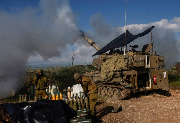 حزب الله يستهدف مواقع عسكرية شمال إسرائيل بعشرات الصواريخ