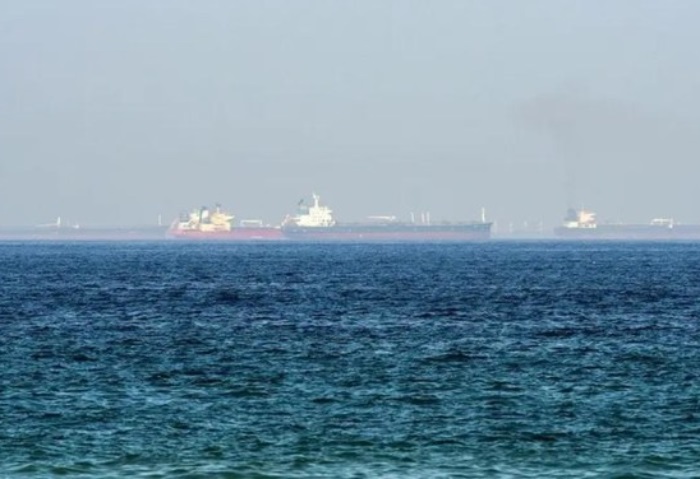 البحرية البريطانية تعلن عن حادث على بعد 50 ميلا شمال الفجيرة الإماراتية