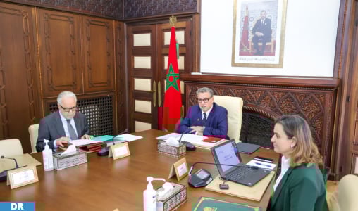 Le Chef du gouvernement préside la deuxième réunion de la Commission nationale pour le développement numérique 9 Le Chef du gouvernement préside la deuxième réunion de la Commission nationale pour le développement numérique