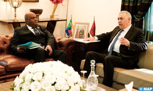 وزير الداخلية يعقد جلسة عمل مع نظيره القمري – ماپ إكسپريس
