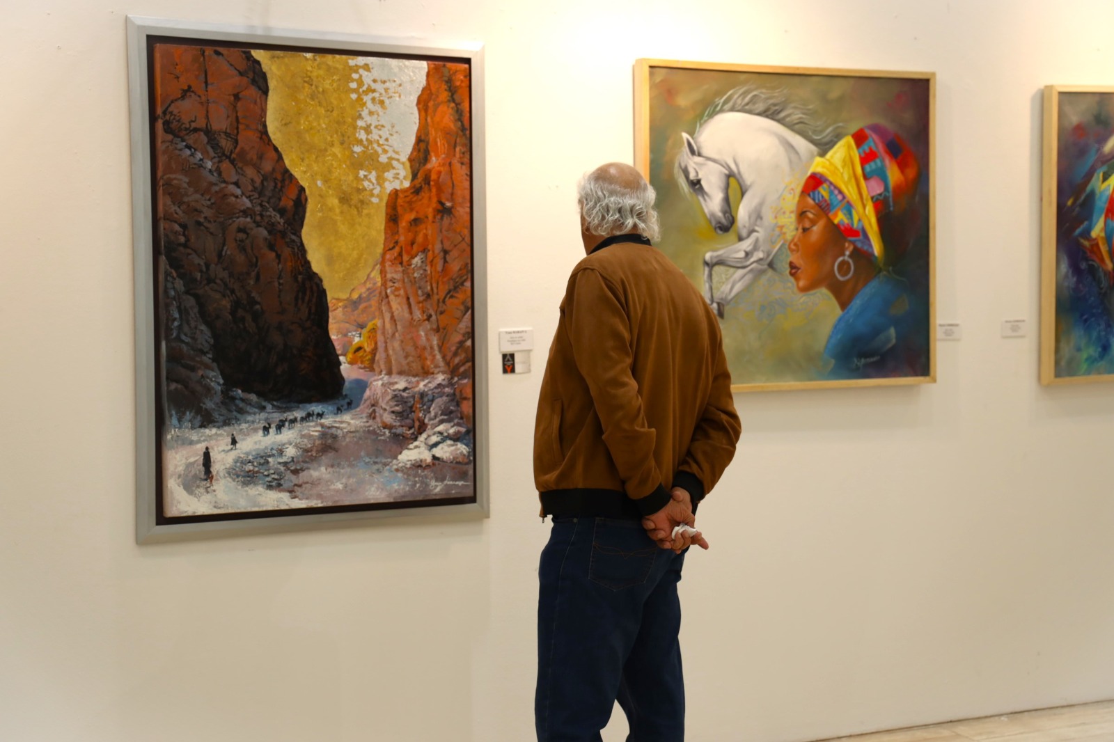 Casablanca: Vernissage de l'exposition collective "Rhapsodie de Lumières", une célébration de la lumière dans toutes ses formes et expressions