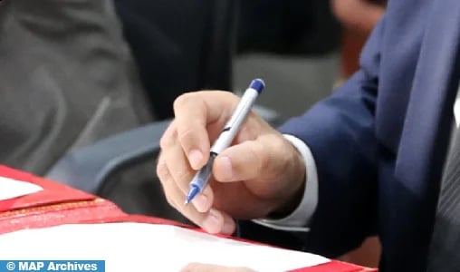 Maroc-Royaume-Uni: Signature d’un MoU pour le développement de la coopération en matière d’archives