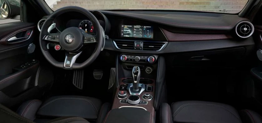 Alfa Romeo Giulia et Stelvio Quadrifoglio Super Sport : Une Ovation Finale à l'Ère Essence 4 Alfa Romeo Giulia et Stelvio Quadrifoglio Super Sport : Une Ovation Finale à l'Ère Essence