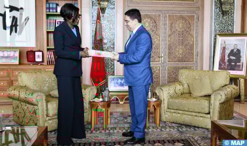 M. Bourita reçoit la ministre centrafricaine des AE, porteuse d’un message écrit à Sa Majesté le Roi du Président de la République
