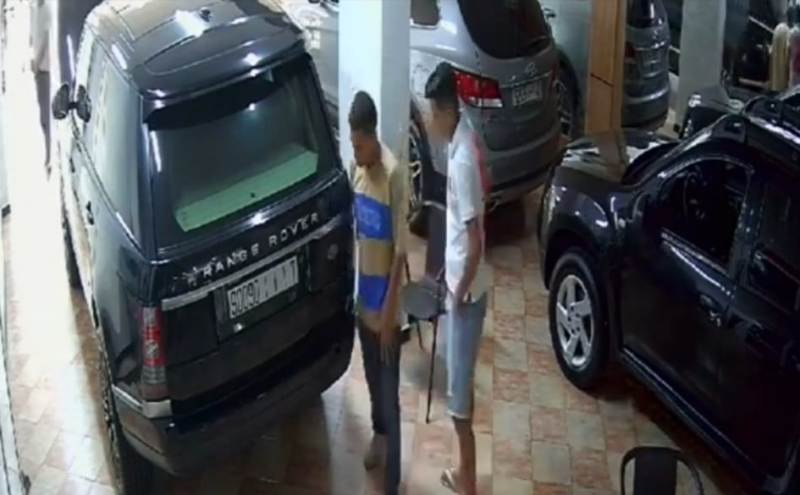 Une tentative de vol de “Range Rover” se solde par l'arrestation d'un individu 4 vol de “Range Rover”