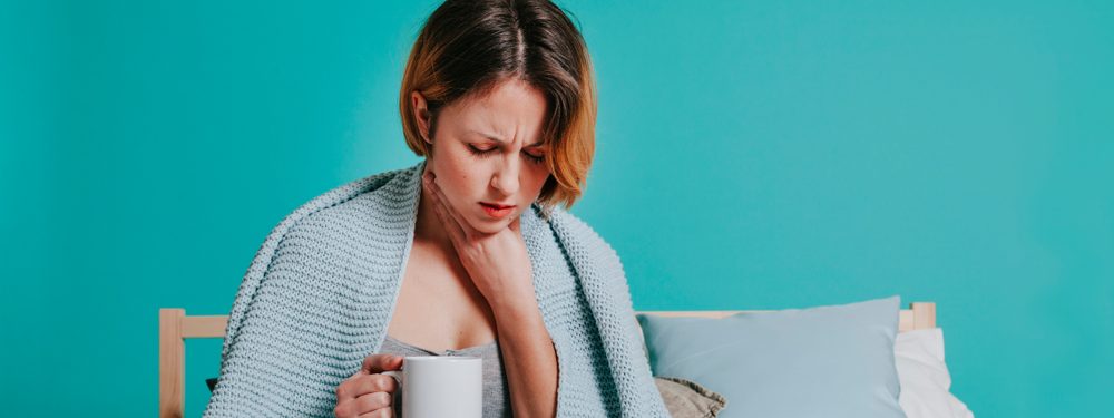 Le Cancer des poumons est un tueur silencieux : 10 symptômes à ne pas ignorer 7 Enrouement