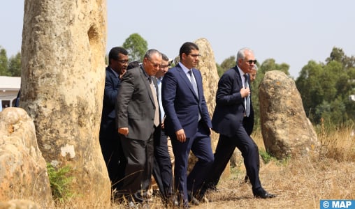 M. Bensaid visite le site archéologique “Cromelech Mzoura” à Larache