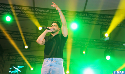 Festival des Plages : Le jeune artiste Mehdi Fadili met le feu sur la scène de Nador