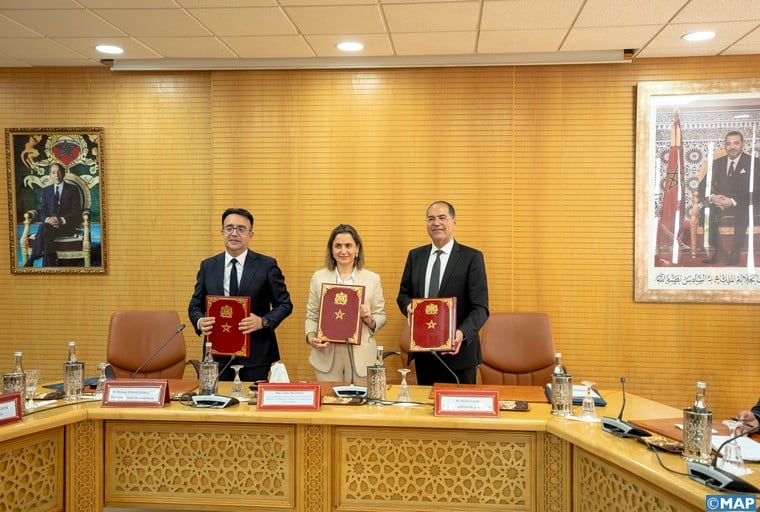 Le ministère de la Transition numérique, la CDG et Tamwilcom signent une convention de partenariat pour l’accompagnement des startups