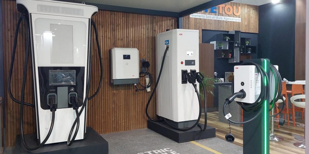 SIB 2024 : GM Africa lance le “Terra 360” d’ABB, le chargeur de véhicules électriques le plus rapide d’Afrique