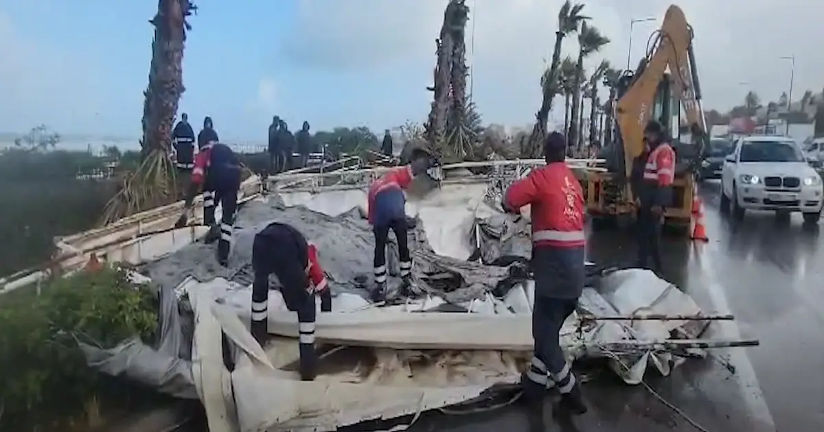 Casablanca : Des vents violents causent d’importants dégâts sur la corniche d’Ain Diab