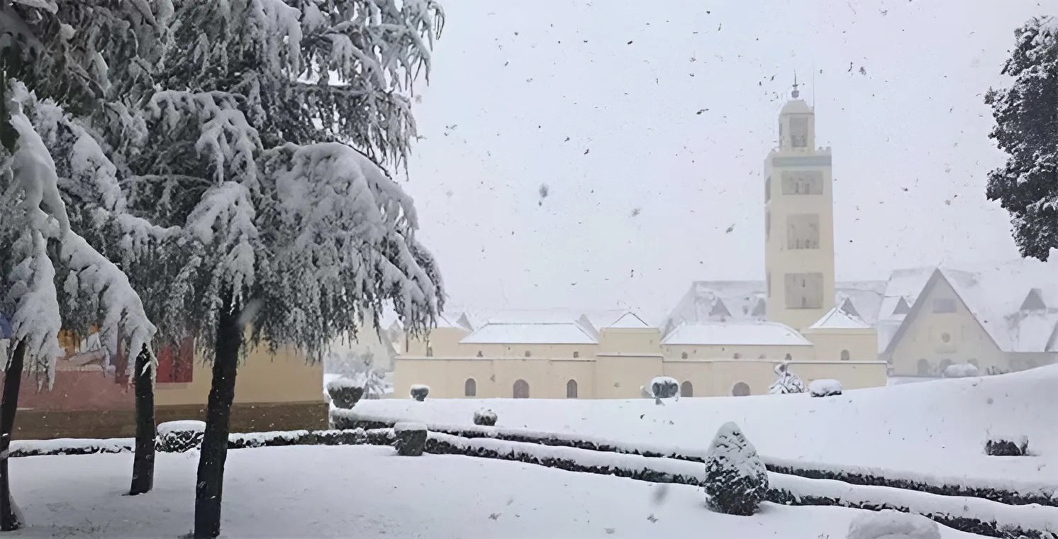 Alerte Météo : Importantes Chutes de Neige Attendues dès Lundi dans Plusieurs Régions