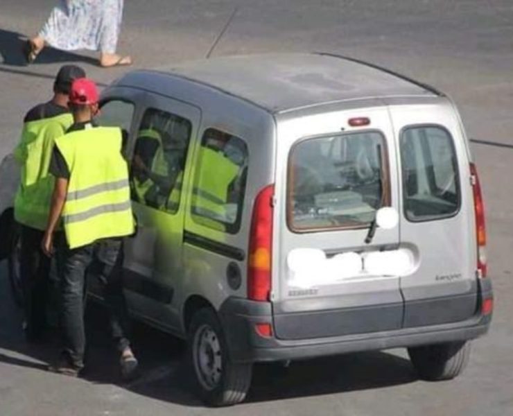 Faux gardiens à Dar Bouazza