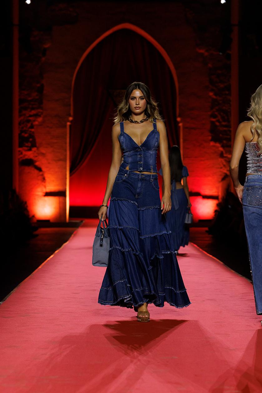 Guess célèbre ses racines au Maroc avec un défilé grandiose à Marrakech 3 Crédit photos : GUESS / Palais El Badi – Marrakech