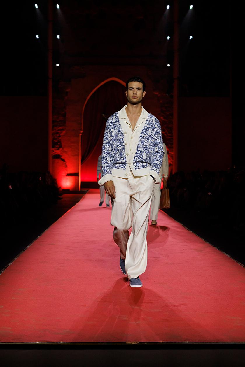 Guess célèbre ses racines au Maroc avec un défilé grandiose à Marrakech 5 Crédit photos : GUESS / Palais El Badi – Marrakech