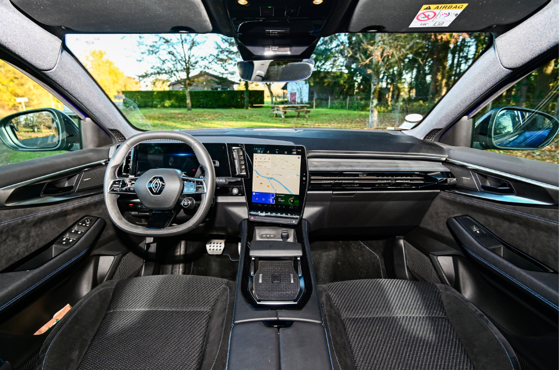 Nouveau Renault Austral E-Tech : un SUV hybride pensé pour le quotidien 4 Renault Austral E-Tech