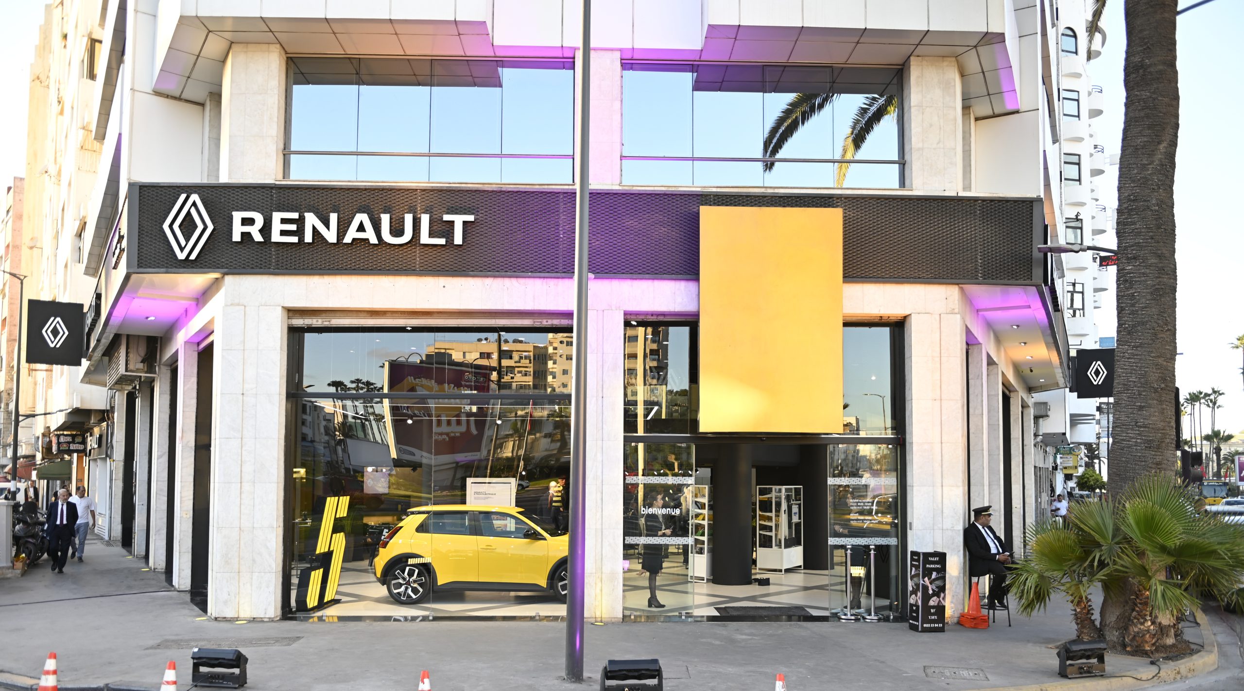 Renault Maroc dévoile son New’R Store, une vitrine d'innovation à Casablanca 3 Transformation du Réseau : Renault Maroc dévoile son New’R Store, une vitrine d'innovation à Casablanca