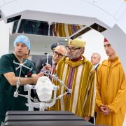 Sa Majesté le Roi inaugure le Complexe Hospitalo-Universitaire International Mohammed VI de Rabat et donne Ses Hautes Instructions pour la mise en service du CHU Mohammed VI d’Agadir