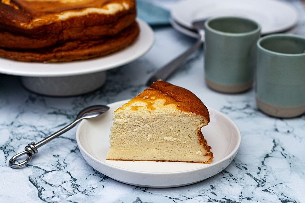 Gâteau au fromage blanc léger et facile : recette sans gluten à 100 kcal, moelleuse et inratable 2 Amandine Cooking