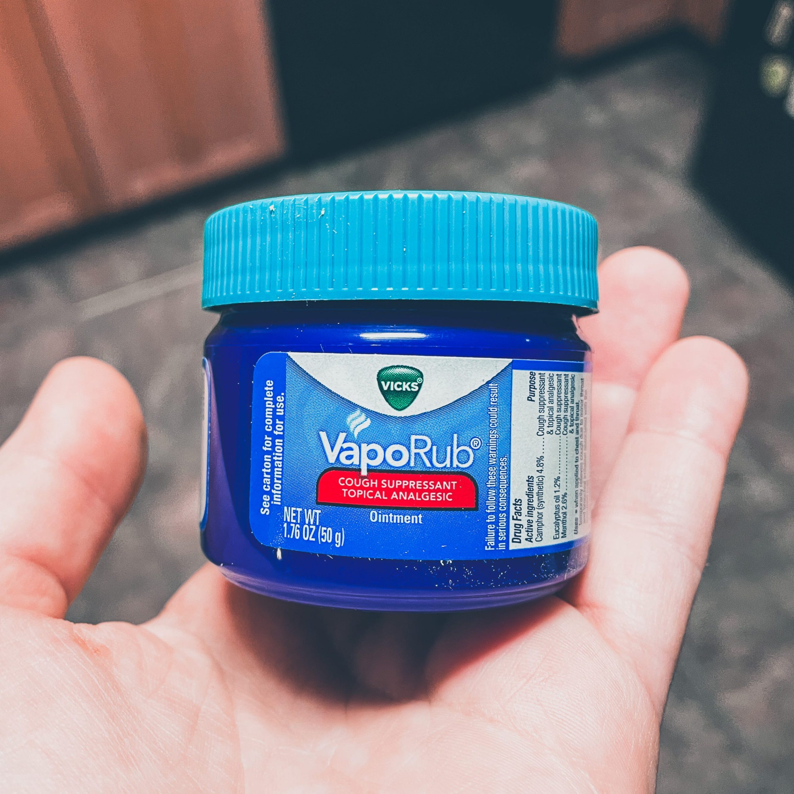 9 utilisations alternatives du Vicks Vaporub qui vous épateront 2 Vicks Vaporub