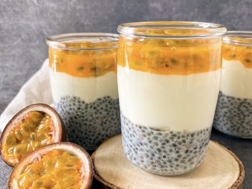 5 Petit-Déjeuners Savoureux à Base de Graines de Chia 5 Yaourt Grec aux Chia et Miel