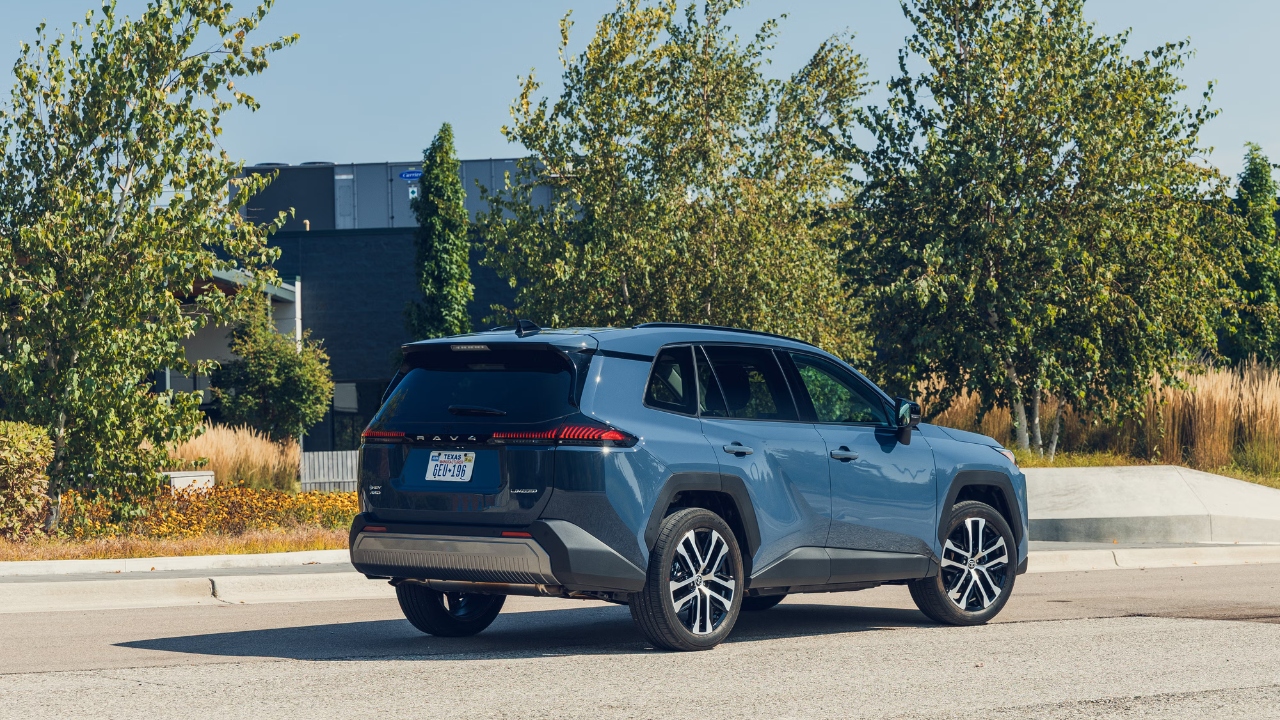 Toyota RAV4 2026 : le SUV hybride japonais revient plus fort au Maroc 4 Toyota RAV4 2026